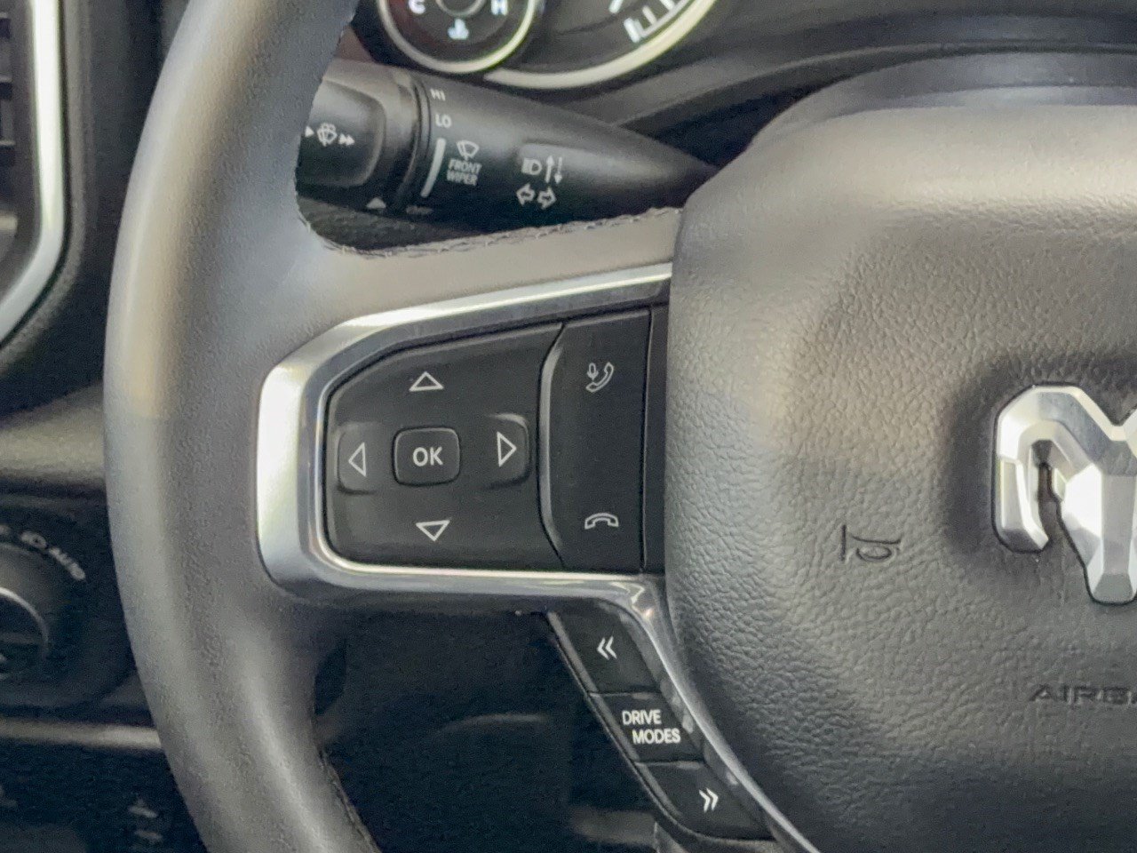 Used 2025 RAM 1500 Laramie w/ Sport Appearance Package AWD/4WD image 18