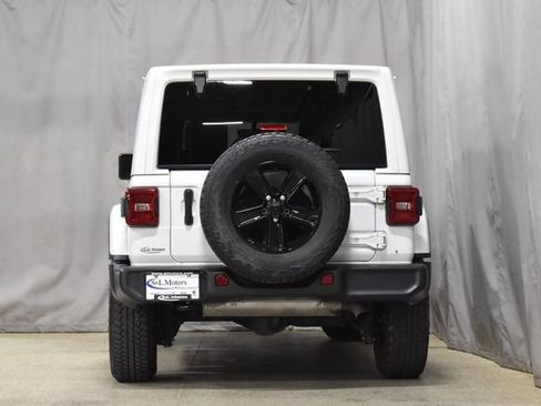 Used 2022 Jeep Wrangler Unlimited Sahara image 9