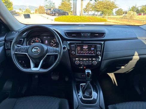 Used 2018 Nissan Rogue SV AWD/4WD image 26