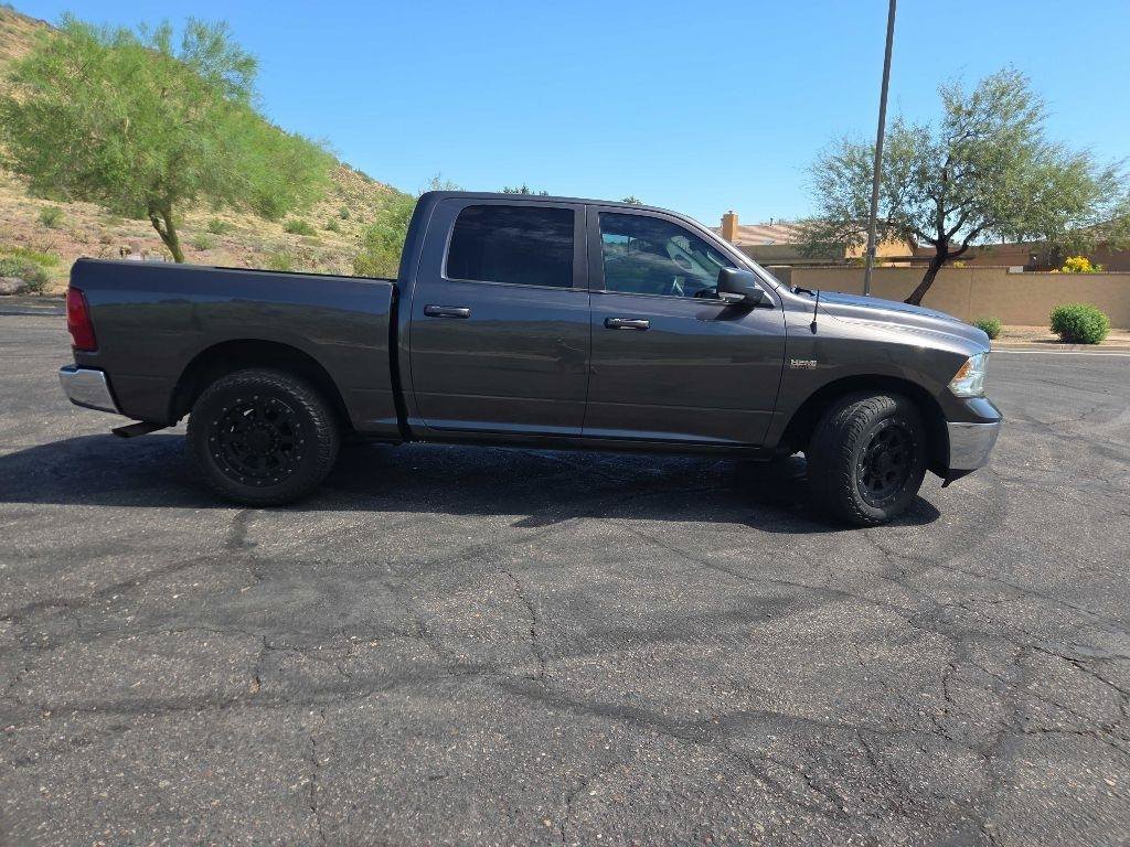 Used 2019 RAM 1500 Classic SLT w/ Luxury Group RWD image 2
