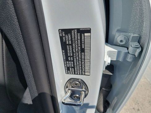 Used 2024 Porsche Macan Turbo image 23