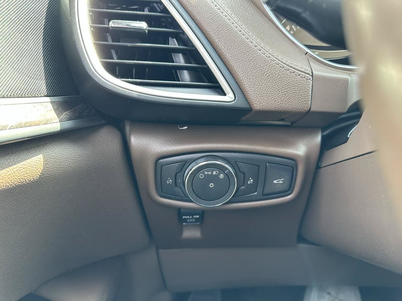 Used 2016 Lincoln MKX Reserve w/ Climate Package AWD/4WD image 22