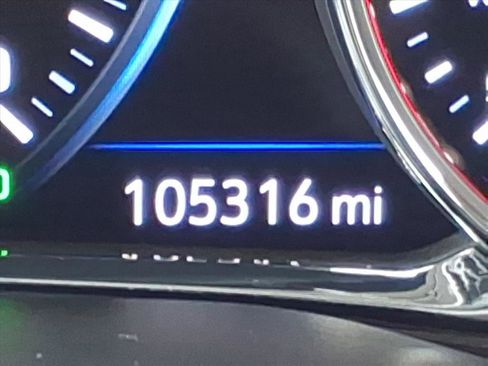 Used 2021 GMC Acadia SLT w/ Elevation Edition image 25