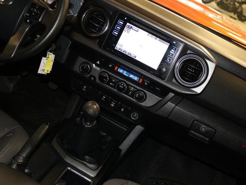 Used 2017 Toyota Tacoma TRD Sport w/ Premium & Technology Package AWD/4WD image 26