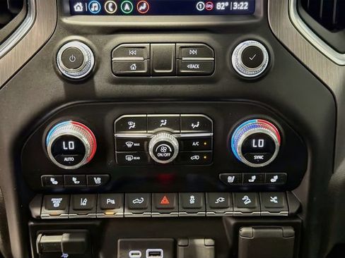 Used 2023 GMC Sierra 2500 Denali w/ Denali Ultimate Package AWD/4WD image 14