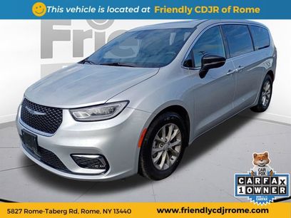 Used 2026 Chrysler Pacifica Limited
