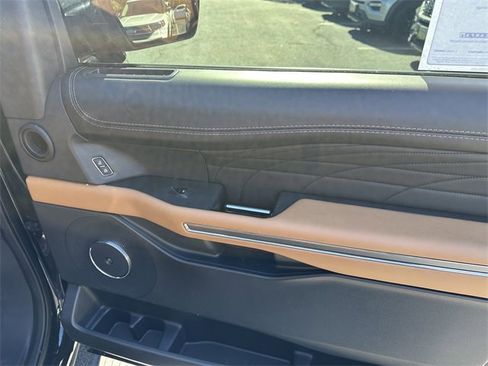 Certified 2022 Ford Expedition Max Platinum image 36