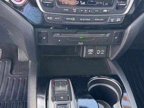 Used 2019 Honda Pilot Touring image 15