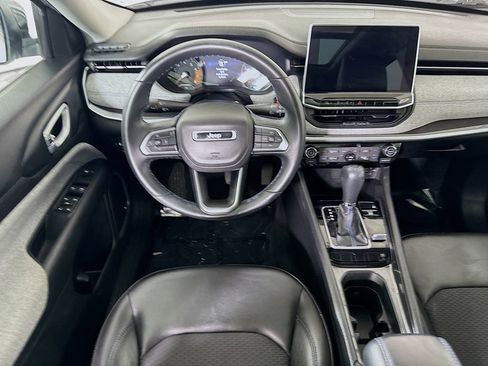 Used 2022 Jeep Compass Latitude w/ Sun and Sound Group image 4