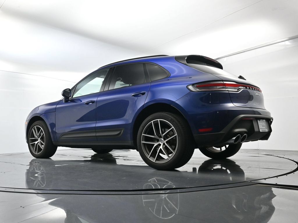 Certified 2024 Porsche Macan AWD/4WD image 46