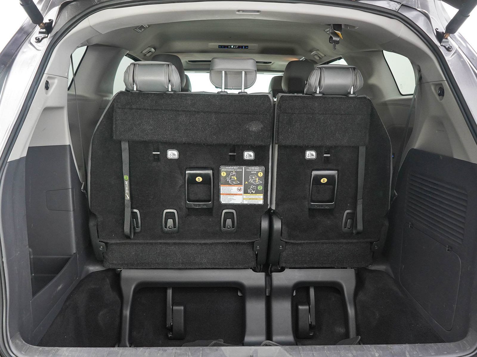 Used 2024 Toyota Sienna XLE AWD/4WD image 9