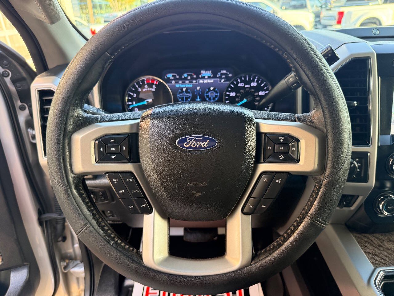 Used 2019 Ford F250 Lariat w/ Lariat Ultimate Package AWD/4WD image 22