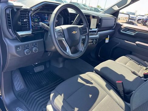 Used 2025 Chevrolet Silverado 1500 LT AWD/4WD image 12