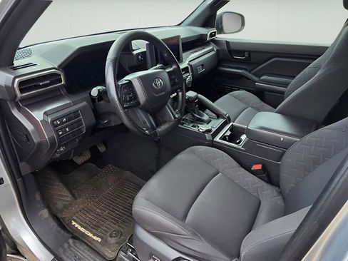 Used 2025 Toyota Tacoma SR5 AWD/4WD image 14