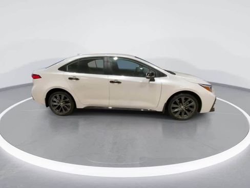 Used 2025 Toyota Corolla SE image 9