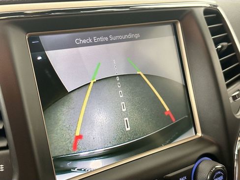 Used 2017 Jeep Grand Cherokee Limited w/ Luxury Group II image 14