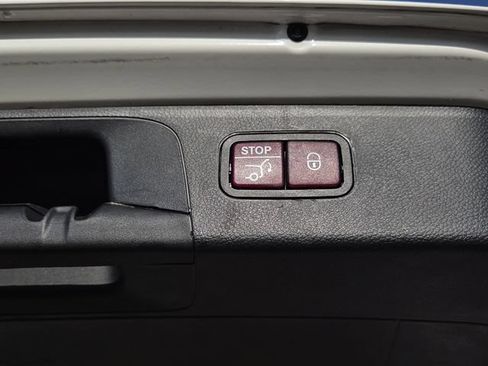 Used 2020 Mercedes-Benz GLC 300 image 26