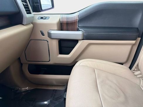 Used 2017 Ford F150 Lariat image 22