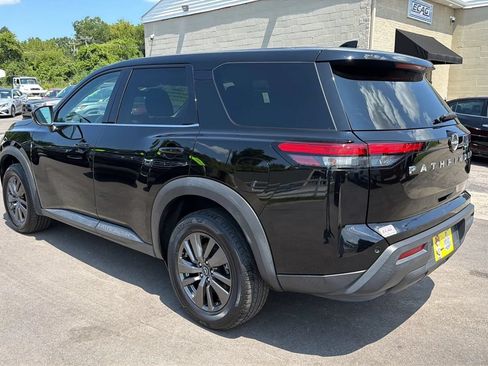 Used 2022 Nissan Pathfinder S FWD image 5