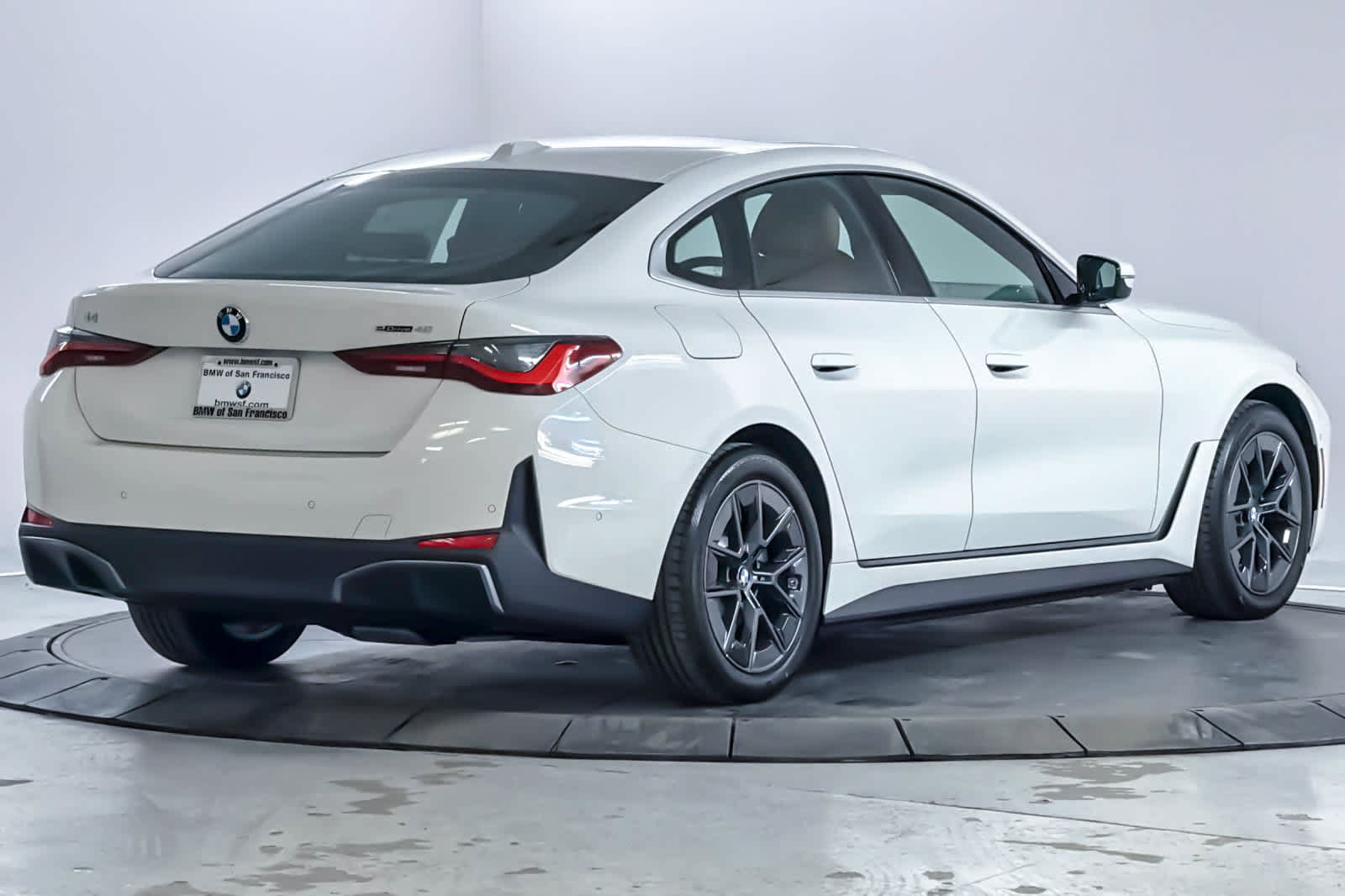 New 2026 BMW i4 eDrive40 w/ Parking Assistance Package RWD image 2