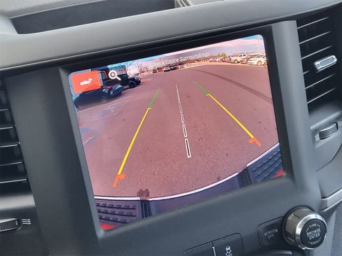 Used 2024 RAM 2500 Tradesman w/ Chrome Appearance Group image 17