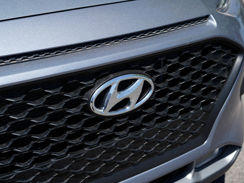 Used 2021 Hyundai Kona SEL Plus FWD image 4