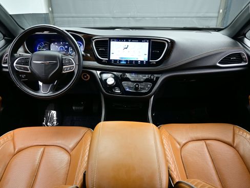 Used 2022 Chrysler Pacifica Pinnacle FWD image 18