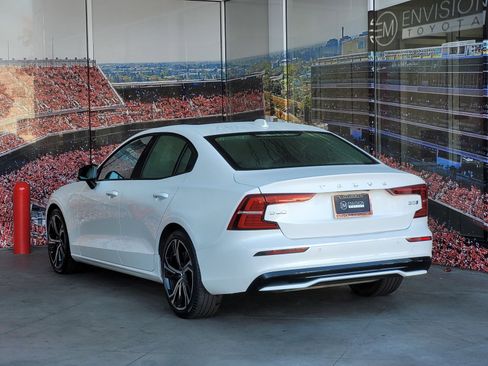 Used 2024 Volvo S60 B5 Core image 6