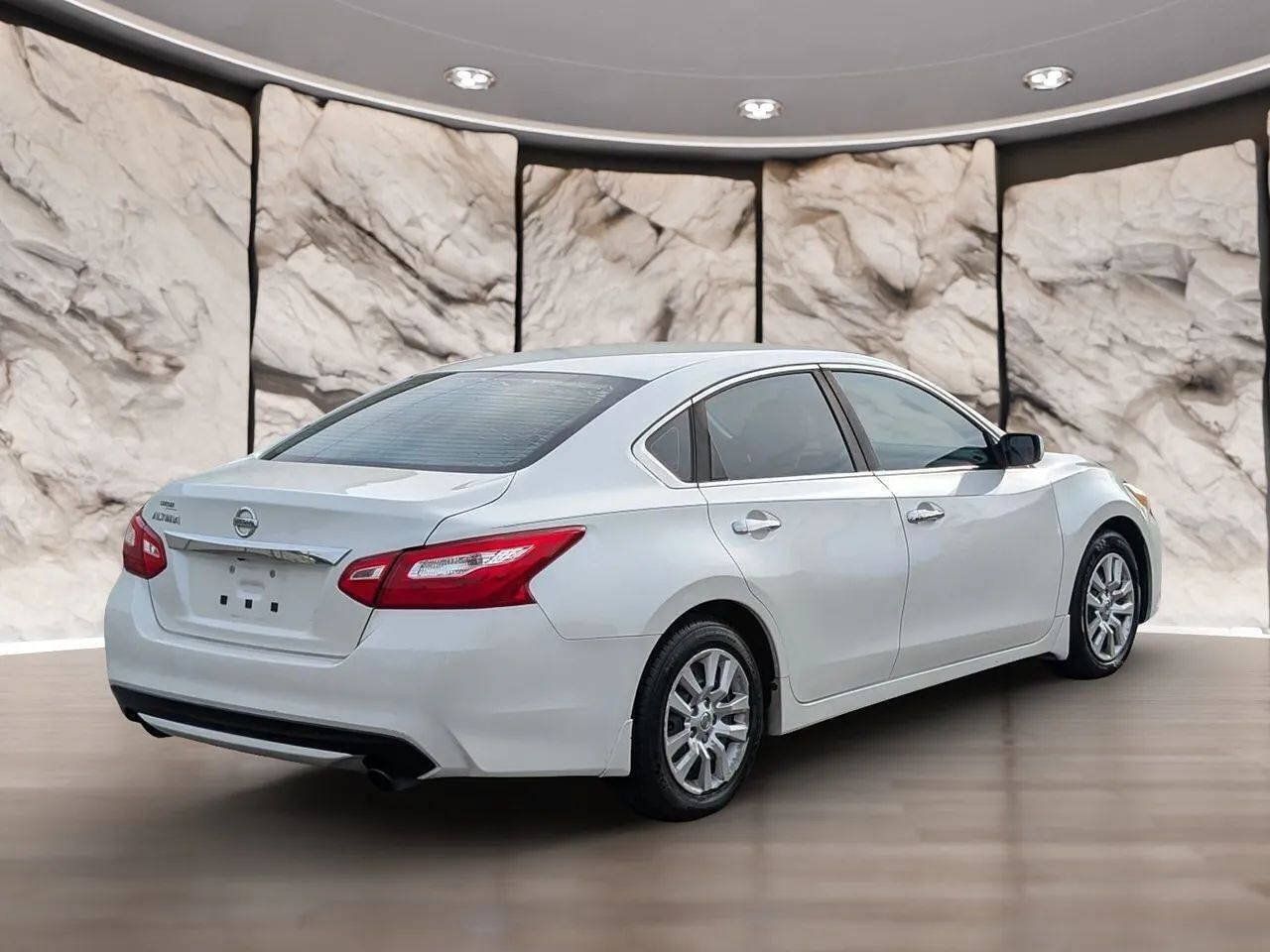 Used 2016 Nissan Altima 2.5 S FWD image 10