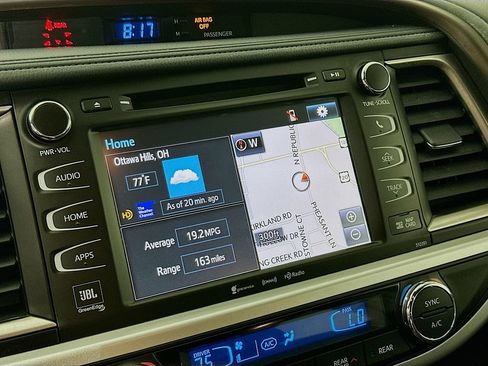 Used 2019 Toyota Highlander Limited AWD/4WD image 21