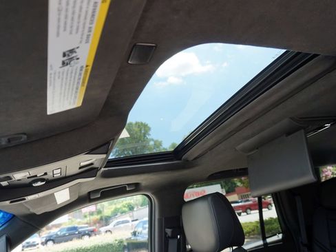 Used 2019 Cadillac Escalade Platinum image 57