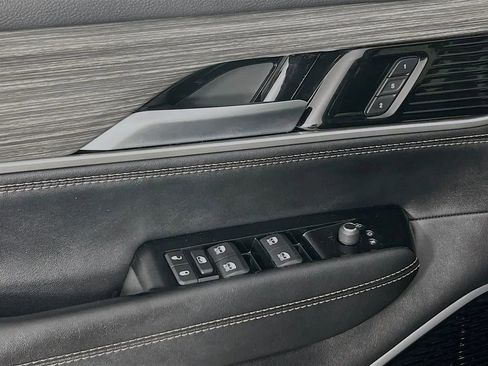 Used 2024 Jeep Wagoneer Series III w/ Premium Group I image 19