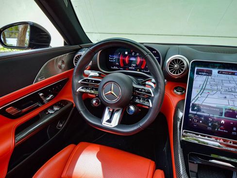 Used 2022 Mercedes-Benz SL 55 AMG 4MATIC image 40