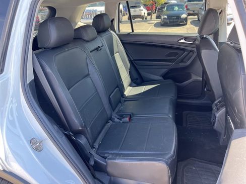 Used 2020 Volkswagen Tiguan SE image 21