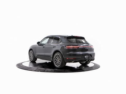 Certified 2020 Porsche Macan image 3