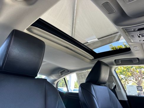 Used 2023 Lexus ES 350 w/ Premium Package FWD image 18