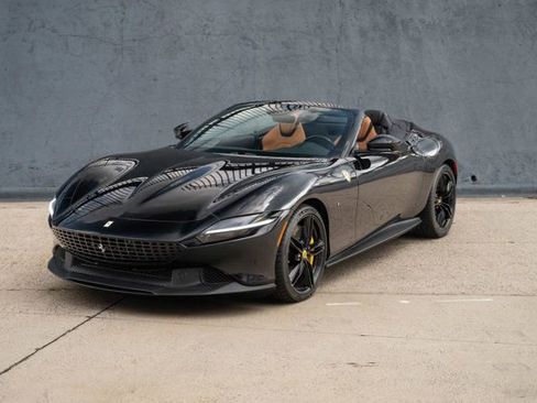 Used 2025 Ferrari Roma Spider image 5