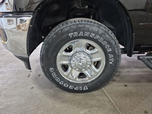 Used 2024 RAM 2500 Tradesman w/ Chrome Appearance Group image 32