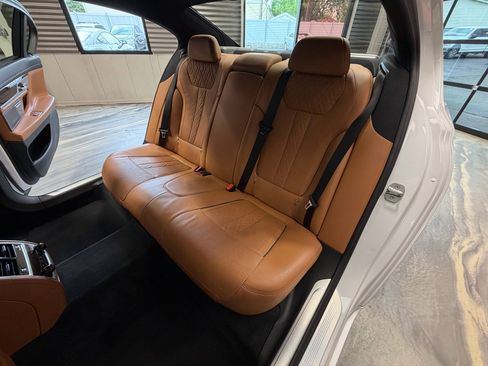 Used 2017 BMW 750i xDrive AWD/4WD image 6