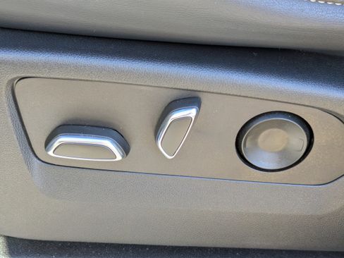 Certified 2022 Cadillac Escalade Sport image 22