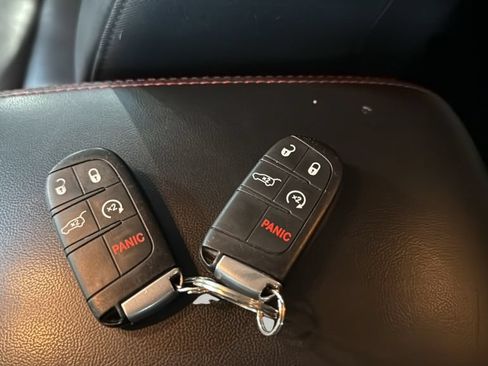 Used 2018 Dodge Durango GT AWD/4WD image 41
