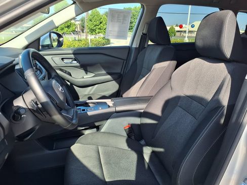 Used 2025 Nissan Rogue SV FWD image 15