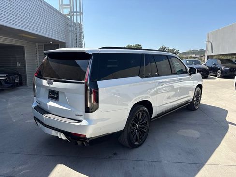 Used 2023 Cadillac Escalade ESV V w/ LPO, ONYX Package AWD/4WD image 6