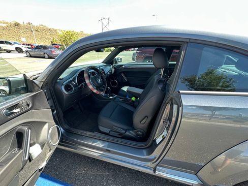 Used 2014 Volkswagen Beetle 2.5 FWD image 2