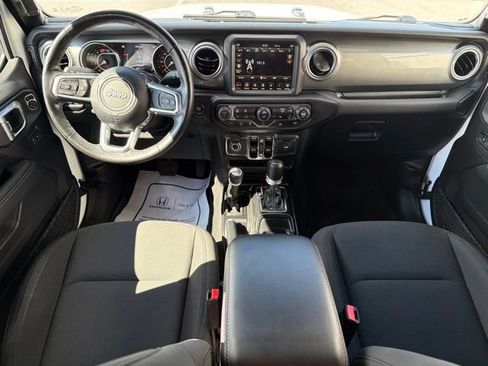 Used 2022 Jeep Wrangler Unlimited Sahara w/ Cold Weather Group AWD/4WD image 14