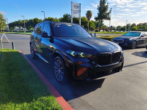 Used 2024 BMW X5 xDrive40i w/ M Sport Package AWD/4WD image 2
