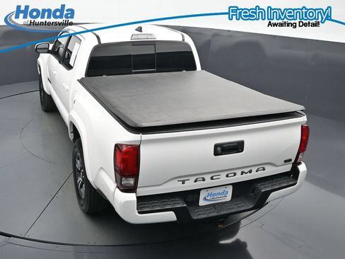 Used 2019 Toyota Tacoma TRD Sport AWD/4WD image 22