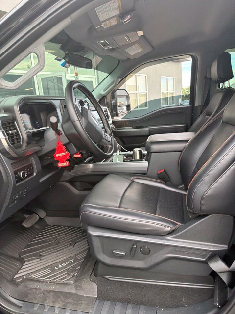 Used 2025 Ford F250 Lariat w/ Black Appearance Package AWD/4WD image 13