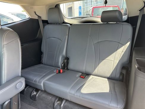 Used 2018 Buick Enclave Essence FWD image 25