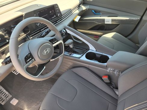New 2026 Hyundai Elantra SEL Sport Premium FWD image 9